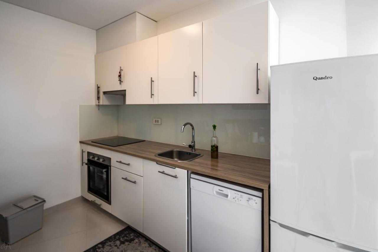 Boutique La Perla Jacuzzi Apartment Murter Exterior foto