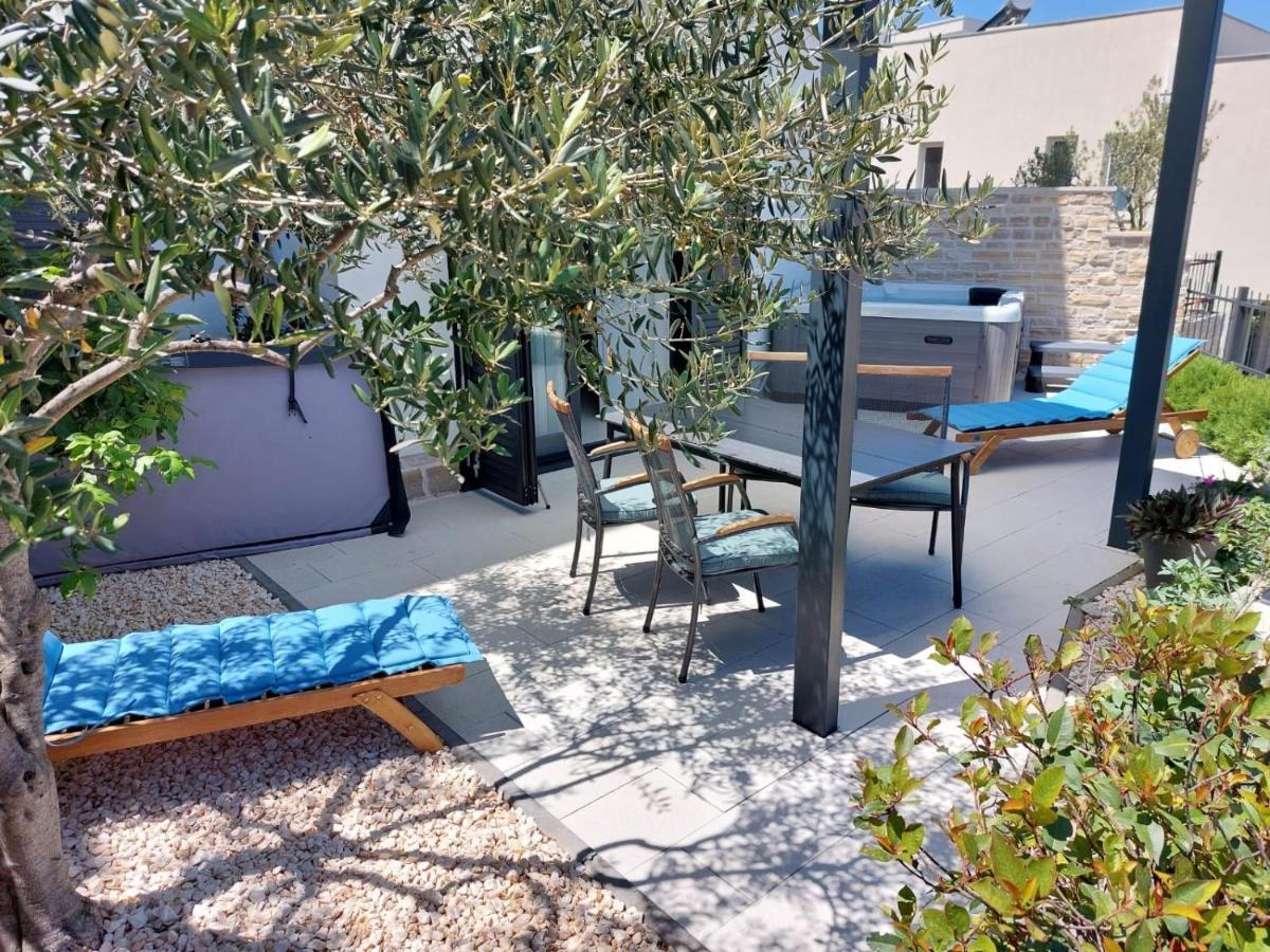 Boutique La Perla Jacuzzi Apartment Murter Exterior foto