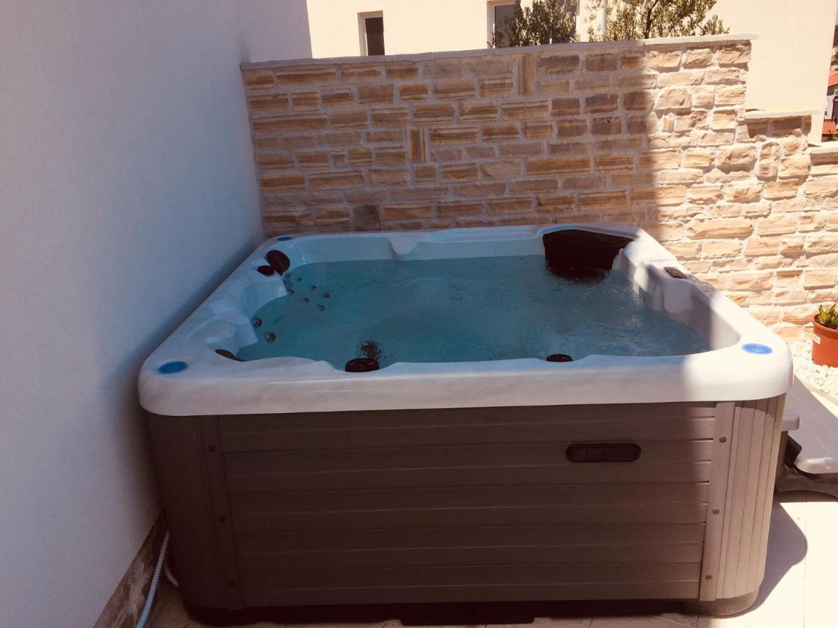 Boutique La Perla Jacuzzi Apartment Murter Exterior foto